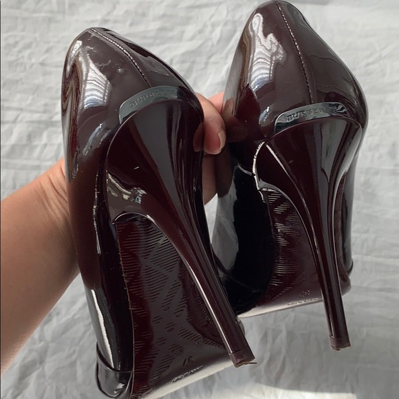 Authentic Burberry patent leather heels 37 - Picture 2 of 4